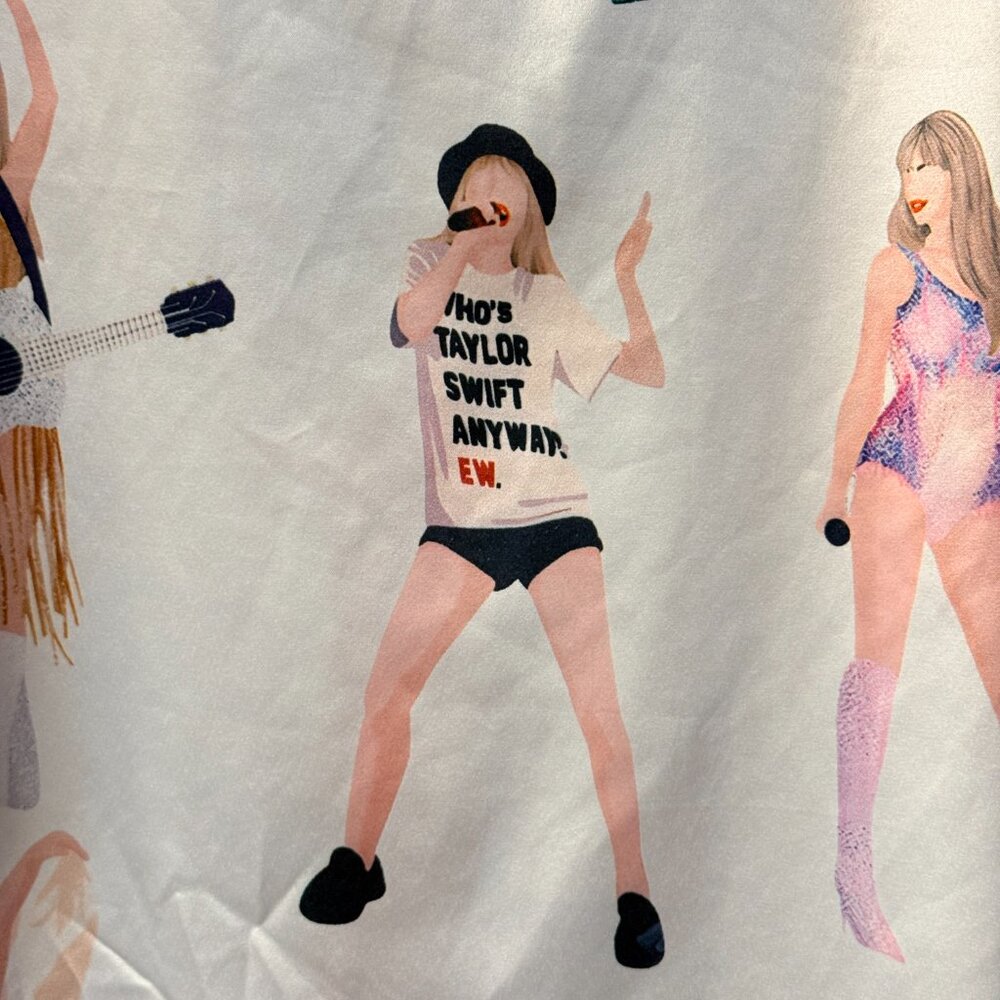 ✨ SHESHOW Taylor Swift Print Satin Pajama Top | XXL ✨ - Picture 7 of 10